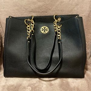 Tory Burch Everly Tote in Black